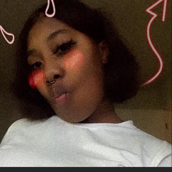 Meet your Posher, Alexus - Picture 1 of 1